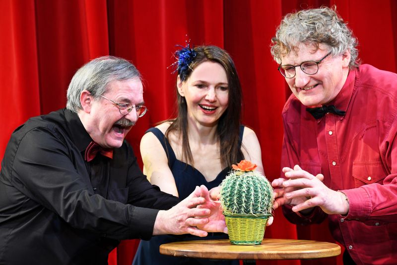 Das Dresdener Kabarett "Die Kaktusblüte" ist zum Frauentag zu Gast im Senftenberger Schloss